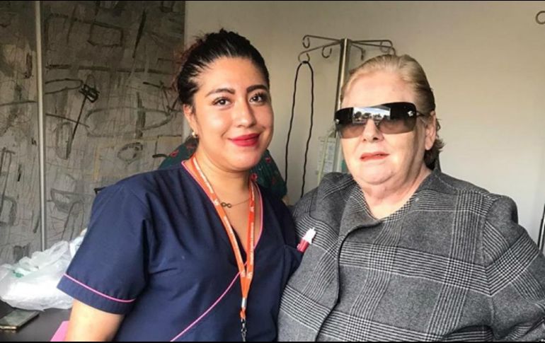 Paquita permaneció hospitalizada desde el pasado 8 de octubre por una trombosis pulmonar. FACEBOOK / Paquita la del Barrio Oficial