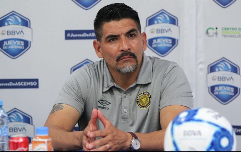 Señalan que por motivos familiares y de salud, el técnico ''ha tomado la decisión de separarse del cargo'', por lo que a partir de este día ya no estará al frente del equipo. IMAGO7