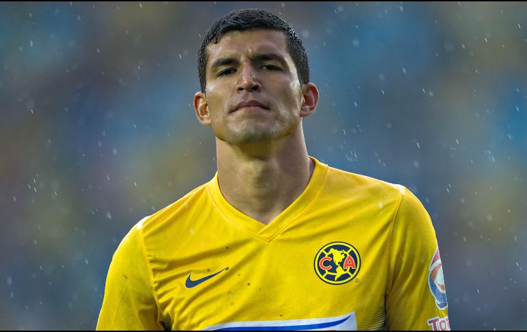 En su cuenta de Twitter el zaguero aceptó los dichos de un usuario que dijo directamente que el técnico argentino sacó de las Águilas a algunos futbolistas que no le seguían ''el juego''. IMAGO7