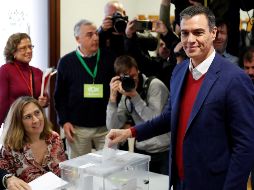 El Presidente del Gobierno Español, Pedro Sánchez ejerce su voto. EFE