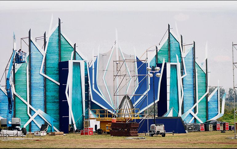 Tan solo en el escenario principal Dreamfields tiene hasta 200 toneladas desde su estructura de soporte, equipo de iluminación, sonido y pantallas. EL INFORMADOR / E. Barrera