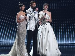Ricky Martin y las actrices Paz Vega y Roselyn Sánchez son anfitriones de los Latin Grammy 2019. AFP / V. Macon