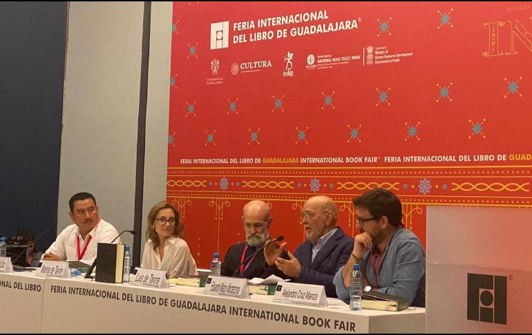 Marina de Tavira leyó una selección de fragmentos de los poemas contenidos en el libro 
