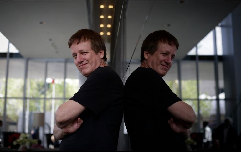 Xavier Velasco. La colección de cartas nunca entregadas fue elaborada con personajes disímiles. EL INFORMADOR/F. Atilano