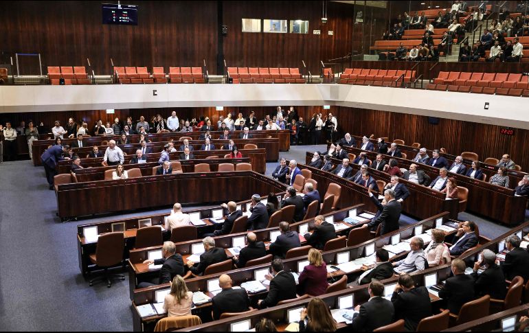 Los diputados israelíes discuten una serie de enmiendas para definir las reglas de las elecciones. AFP/G. Tibbon