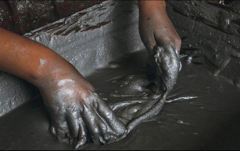 “CAPITAL DE LA PIROTECNIA”.  Los artesanos de la pólvora se han dedicado a esta labor, según estiman expertos, desde mediados del siglo XIX, por lo que se ha convertido en su principal actividad económica. NTX