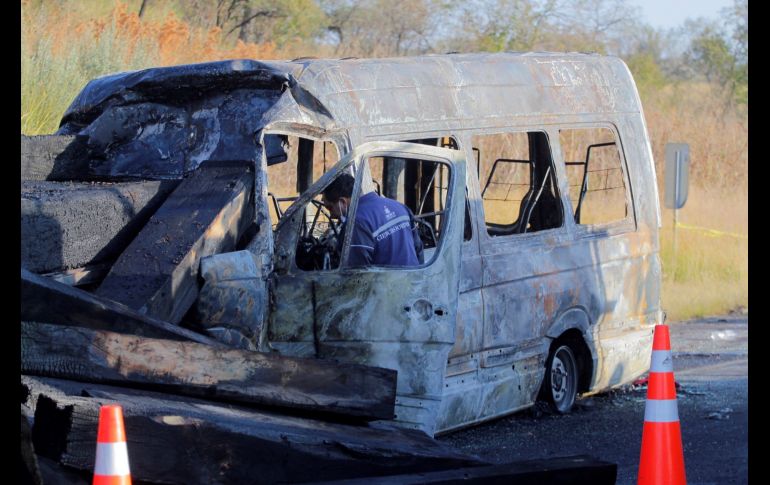 El 18 de diciembre, una camioneta con personas que iban de vacaciones y un camión de carga se impactaron en la autopista que conduce de Guadalajara a Lagos de Moreno. El saldo fue de 14 muertos y 12 heridos. EFE