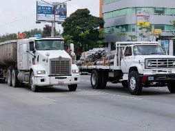 Finalmente dijo que en caso de proceder la cuota al transporte de carga que se contempla de seis mil pesos por un permiso anual o mil por uno de 72 horas habría un impacto negativo al consumidor ya que se incrementaría el costo del transporte. EL INFORMADOR/ ARCHIVO