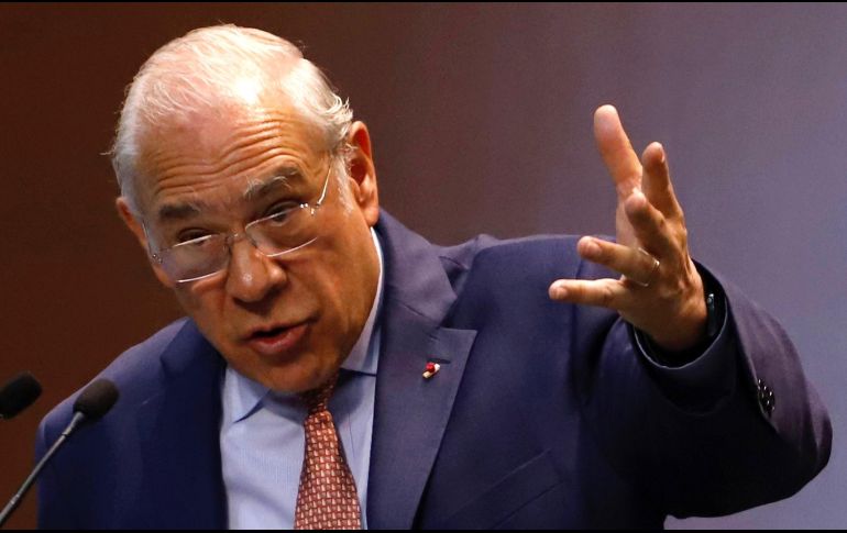 Gurría mencionó que antes de pensar en aumentar la edad de retiro debe de pensarse en terminar con la informalidad. SUN/B. Fregoso