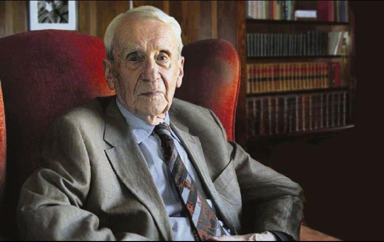 Christopher Tolkien, fue responsable de catalogar, editar y publicar numerosos trabajos que habían quedado inéditos a la muerte de su padre. ESPECIAL