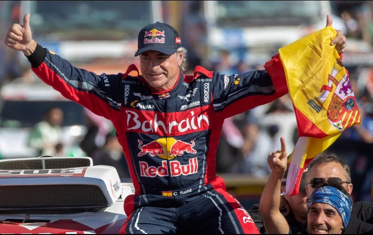 Sainz tomó la punta desde la tercera jornada y desde entonces conservó el liderato al lograr cuatro victorias de etapa. EFE / A. Pain