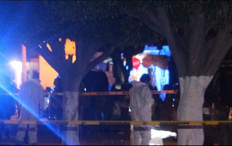 Peritos forenses en la zona del ataque en Celaya, Guanajuato. EFE