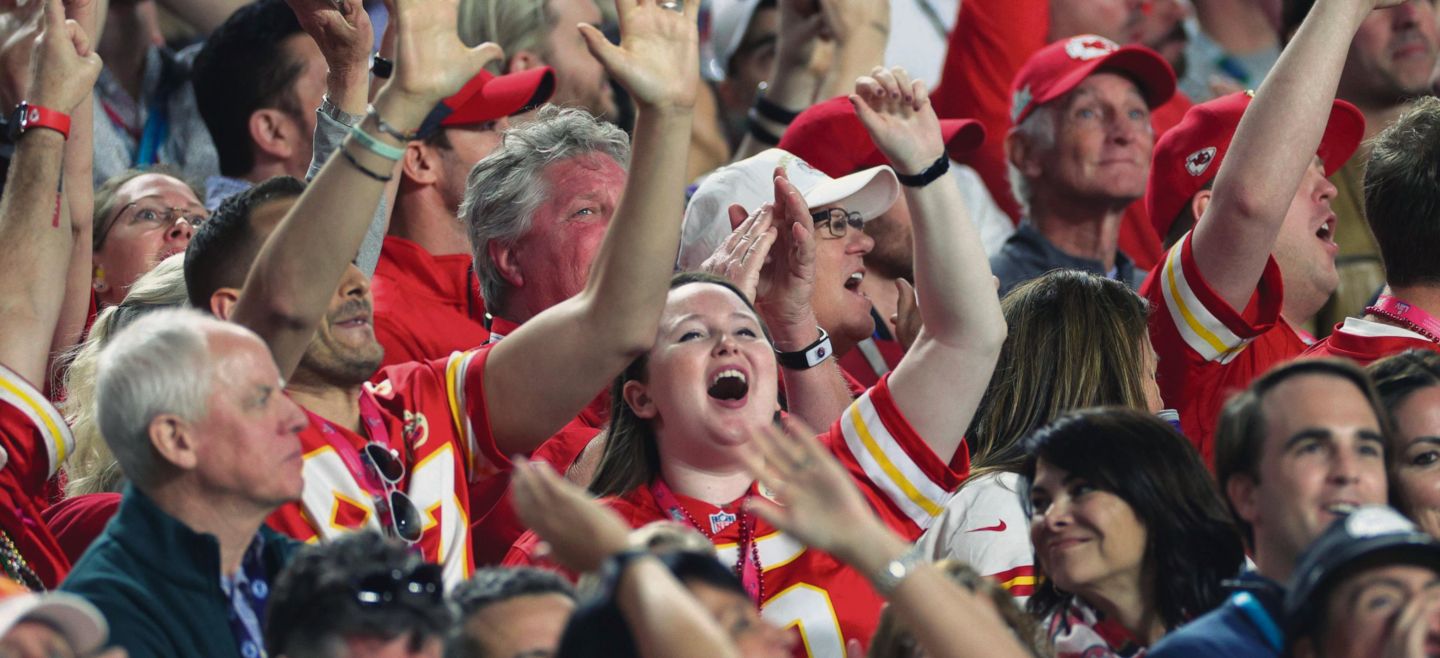 Por fin. Tras cinco décadas de espera, la fiel afición de los Chiefs de Kansas City tiene una razón para estar de fiesta, tras la coronación. AFP