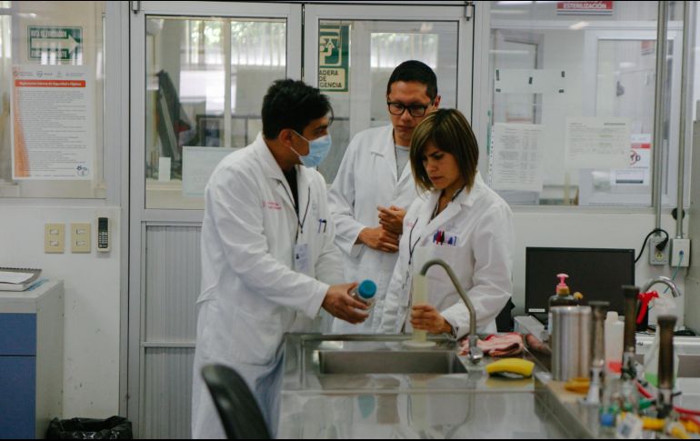Laboratorio del Hospital Zoquipan, donde se evalúan pruebas para descartar coronavirus. EL INFORMADOR / G. Gallo