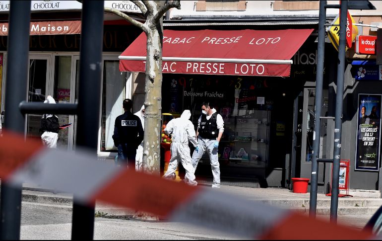 El presunto agresor atacó a varias personas en un comercio y en la calle del centro de Romans sur Isère, antes de ser detenido a última hora de la mañana. AFP / J. Pachoud