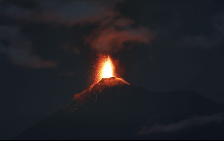 La erupción con la altura de la columna de cenizas de hasta 600 metros se registró con una amplitud de 40 milímetros durante 74 segundos a 2.284 segundos. AP/Archivo