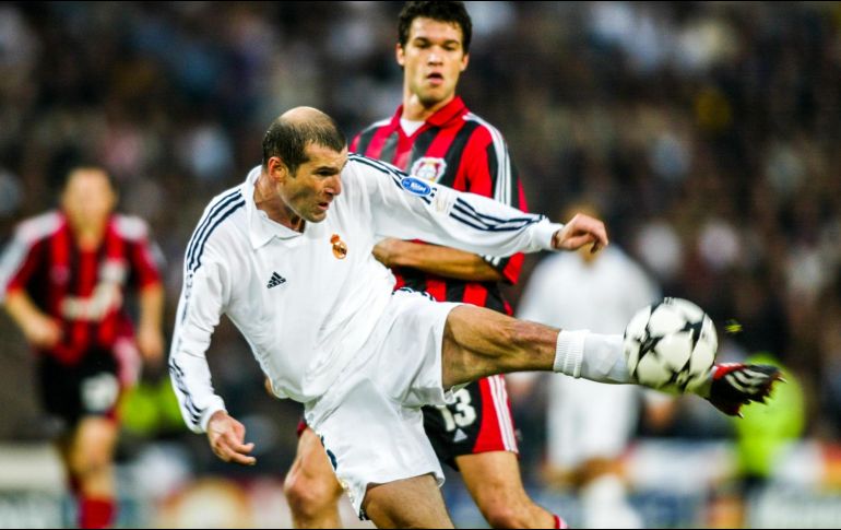 BELLEZA. El gol de Zizou no solo representó la novena para el Madrid sino que es considerado hasta día de hoy como el mejor gol en la historia de la competición. CORTESÍA/UEFA.COM