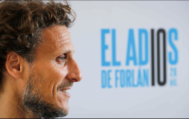 Diego Forlán apenas inicia su carrera como entrenador y le gustaría asumir nuevos retos. ARCHIVO