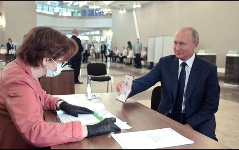 La Comisión Electoral Central de Rusia anunció que el 77.92% de los votantes respaldaron las reformas constitucionales que beneficiarían a Putin. EFE/A. Druzhinin-SPUTNIK