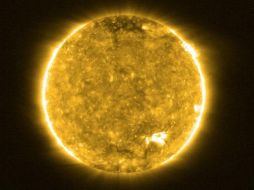 Los telescopios en la Tierra han obtenido imágenes más nítidas del Sol, pero SolO ofrece una perspectiva diferente. ESA/NASA
