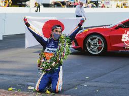 VELOZ. Sato repitió lo hecho en 2017, sin embargo, en esta ocasión cruzó la meta tras el coche de seguridad. AP • M. Conroy