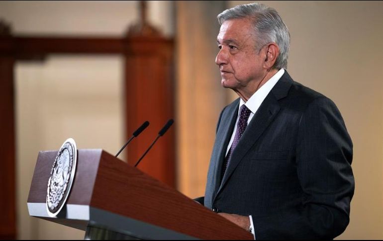 Detallan que las conferencias no están prohibidas como tal, sino la transmisión íntegra, pues adquieren el carácter de propaganda electoral. EFE/Presidencia