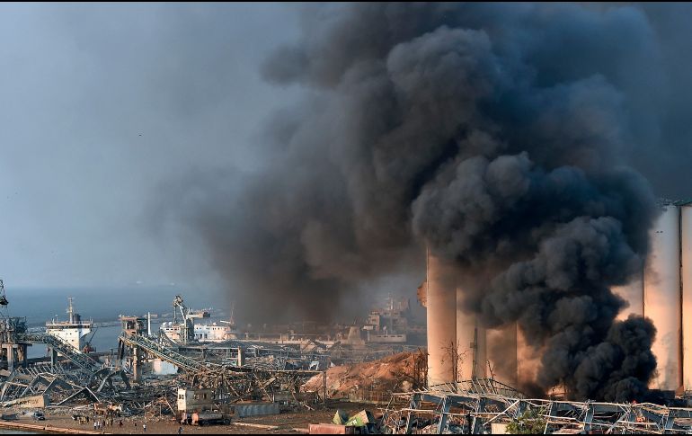 El pasado 4 de agosto, explotaron dos mil 750 toneladas de nitrato de amonio que llevaban almacenadas en el puerto de la capital libanesa seis años. EFE / ARCHIVO