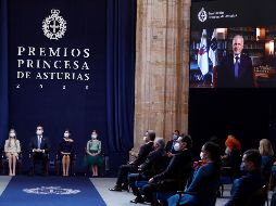 El presidente de la FIL, Raúl Padilla, reflexionó sobre los libros y la lectura mediante una videoconferencia. EFE/Ballestros