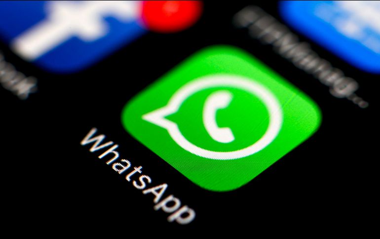 El usuario de WhatsApp tiene que abrir la aplicación en su smartphone y elegir el chat del contacto o grupo que desea silenciar.  EFE / ARCHIVO
