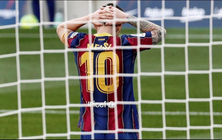 Messi ya ha encadenado dos años, cinco meses y dieciocho días sin marcarle al Real Madrid. EFE / A. Dalmau