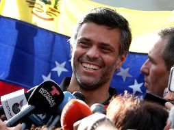 López fue arrestado en 2014 en Caracas y sentenciado a 14 años de cárcel, acusado de liderar los actos violentos en las marchas antigubernamentales. AP / ARCHIVO