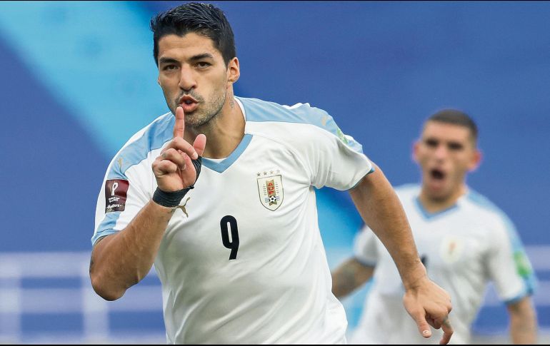 Luis Suárez encabezó la ofensiva del equipo uruguayo, que logró enmendar su camino en la eliminatoria sudamericana. AP