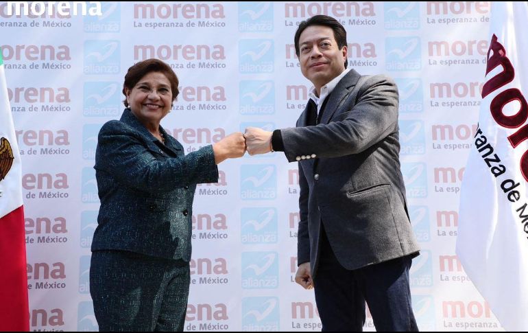 Sonia Rincón y Mario Delgado durante la firma del pacto. TWITTER/@mario_delgado