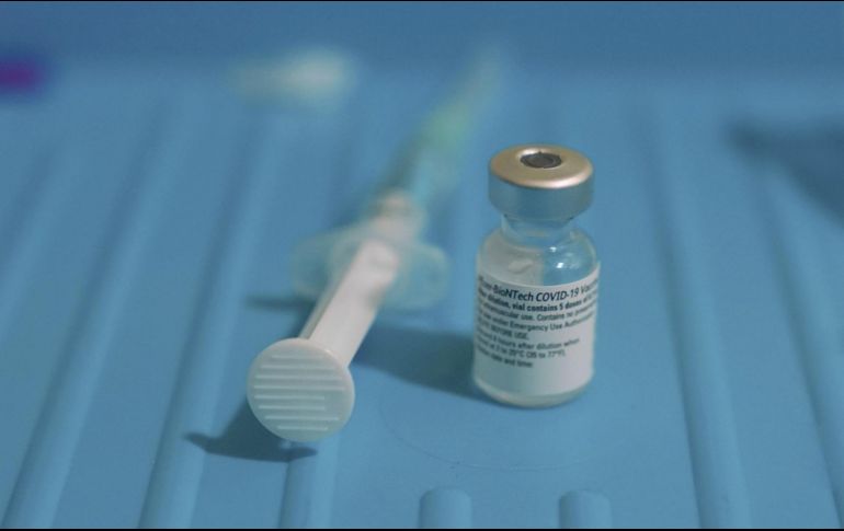 Se requieren dos dosis de la vacuna Pfizer /BioNTech contra el COVID-19. AFP/ARCHIVO