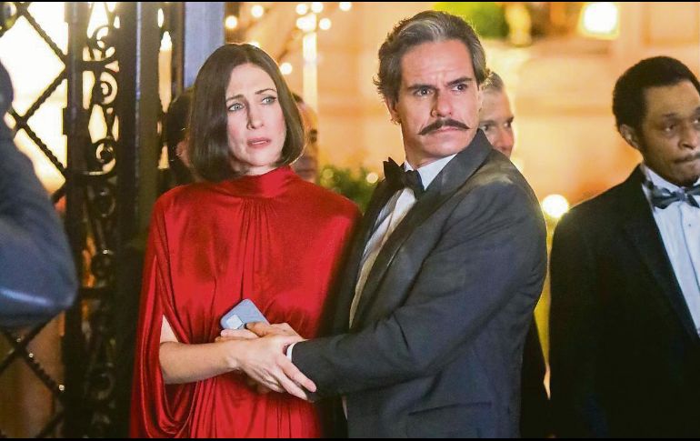 Vera Farmiga y Tony Dalton. Así lucen los actores durante las grabaciones de “Hawkeye”. CORTESÍA