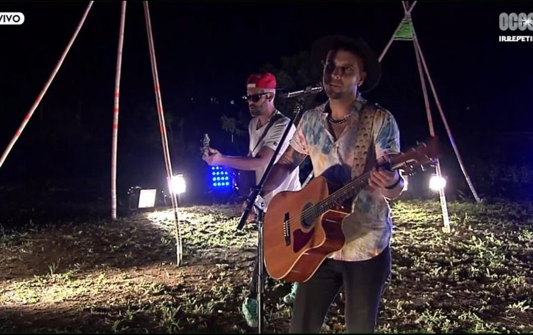 El setlist incluyó canciones como “Cada vez”, “La abundancia”, “Mejilla izquierda”, “Olvidar”, “Todos locos” y “La carta”. ESPECIAL