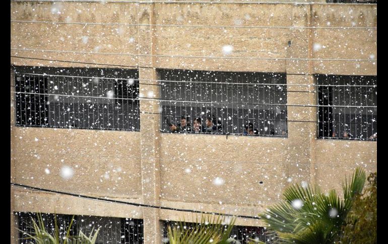 Debido al clima extremo, la Universidad de Damasco suspendió los exámenes de medio curso en todos sus campus. EFE/Y. Badawi