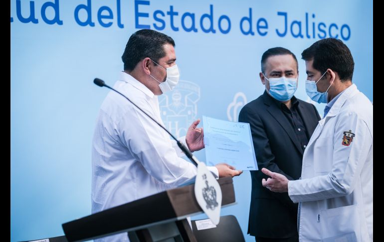 Entre los beneficiados se encuentran médicos, enfermeras, químicos, trabajadores sociales, nutriólogos, entre otros. ESPECIAL/ Gobierno de Jalisco