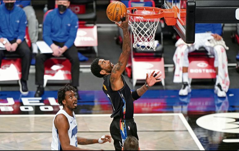 Kyrie Irving colaboró con 27 unidades. AP