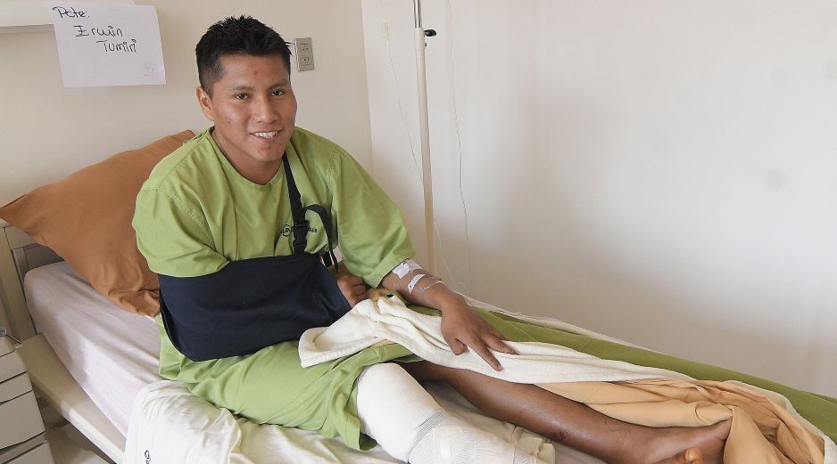 Erwin Tumiri se recupera hoy de los golpes que sufrió en el accidente, en una clínica de Sacaba, Bolivia. EFE/J. Abrego