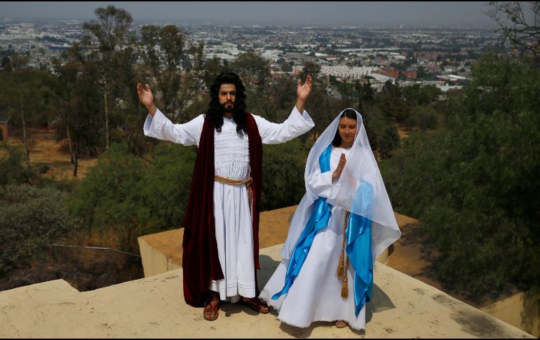 En su asistencia a la conferencia del Presidente AMLO, Sheinbaum señaló que se logró un acuerdo con los organizadores para celebrar de esta forma el Viacrucis. AP / M. Ugarte