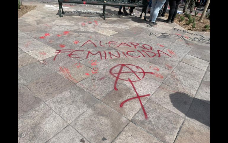 Este miércoles un grupo de mujeres se manifiesta en la zona centro de Guadalajara. EL INFORMADOR /P. Gallardo
