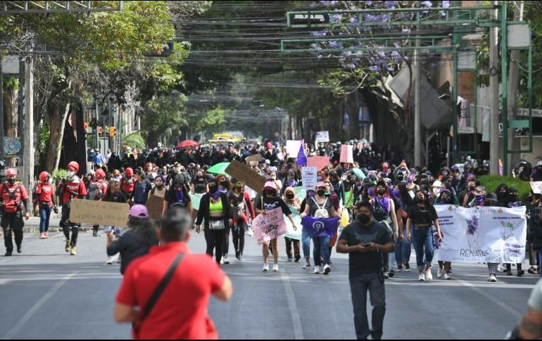 Poco más de 250 mujeres marcharon desde el Monumento a la Revolución a casa Quintana Roo, ubicada en la colonia Roma. SUN /H. García