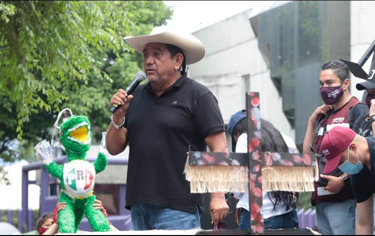Ante simpatizantes de Morena que permanecen en plantón frente al INE, Félix Salgado aseguró tener el respaldo del pueblo. SUN / ARCHIVO