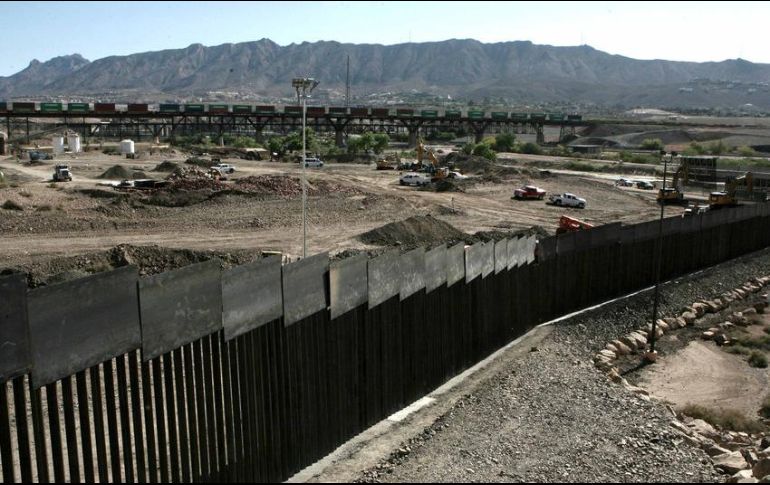 Donald Trump lanzó su campaña presidencial en 2015 con el compromiso de construir un muro a lo largo de la frontera con México. SUN/ARCHIVO