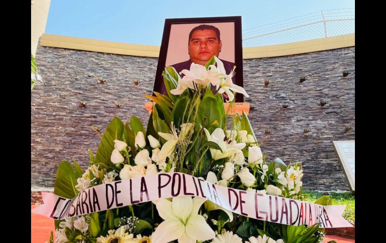 Este homenaje póstumo se llevó a cabo ya que Villa Arce fue un “elemento fallecido por cumplir su deber”, señala la comisaría tapatía. ESPECIAL / Policía de Guadalajara