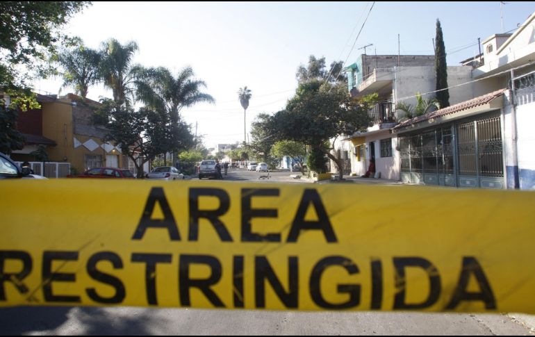 Hacia las 11:00 horas, elementos de la Comisaría de Guadalajara acudieron a la colonia Americana, tras el reporte de un cuerpo dentro de un carro de supermercado. EL INFORMADOR /ARCHIVO