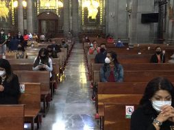 ORACIÓN. El cardenal ofreció una dirigió la oración a decenas de personas. ARCHIVO