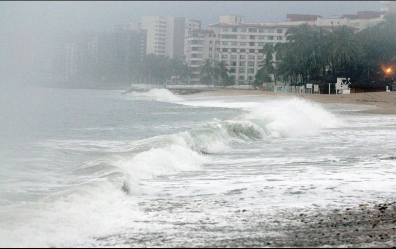 En las costas de Colima, Guerrero, Jalisco y Michoacán persistirán las rachas de viento de 90 a 110 kilómetros por hora, con oleaje de 3 a 5 metros. EFE / ARCHIVO