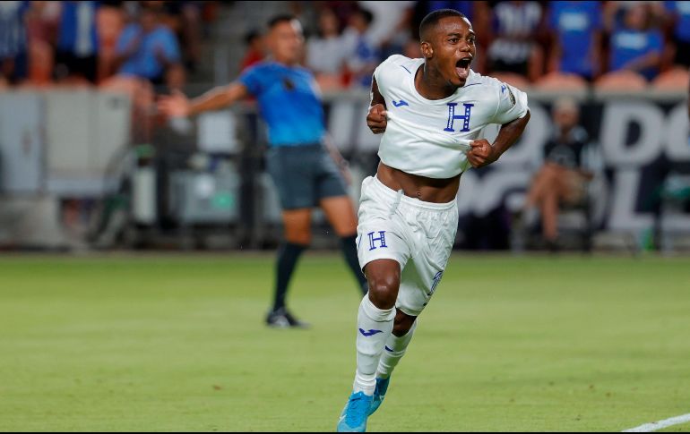 Edwin Solano anotó al minuto 52 el segundo gol del partido. EFE/C. Ramírez